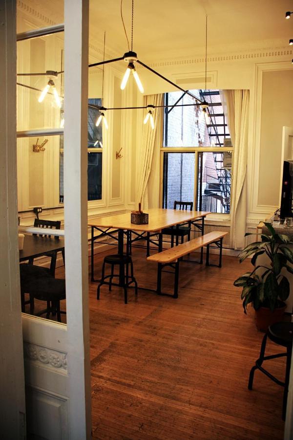 Ambrose House & Cafe - Self Check-In Guesthouse Montreal Bagian luar foto