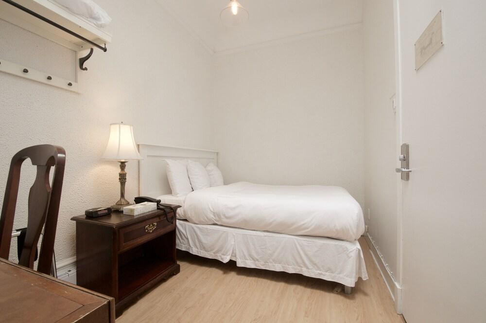 Ambrose House & Cafe - Self Check-In Guesthouse Montreal Bagian luar foto