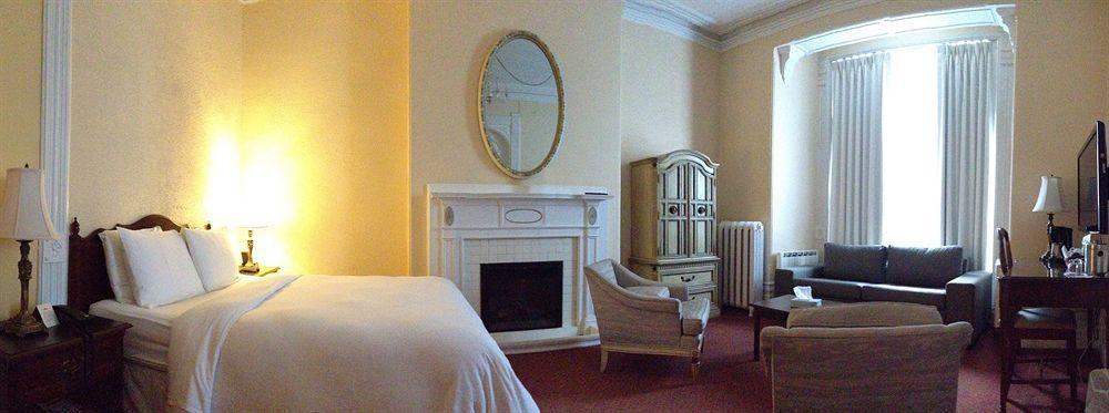 Ambrose House & Cafe - Self Check-In Guesthouse Montreal Bagian luar foto